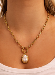 Pearly necklace