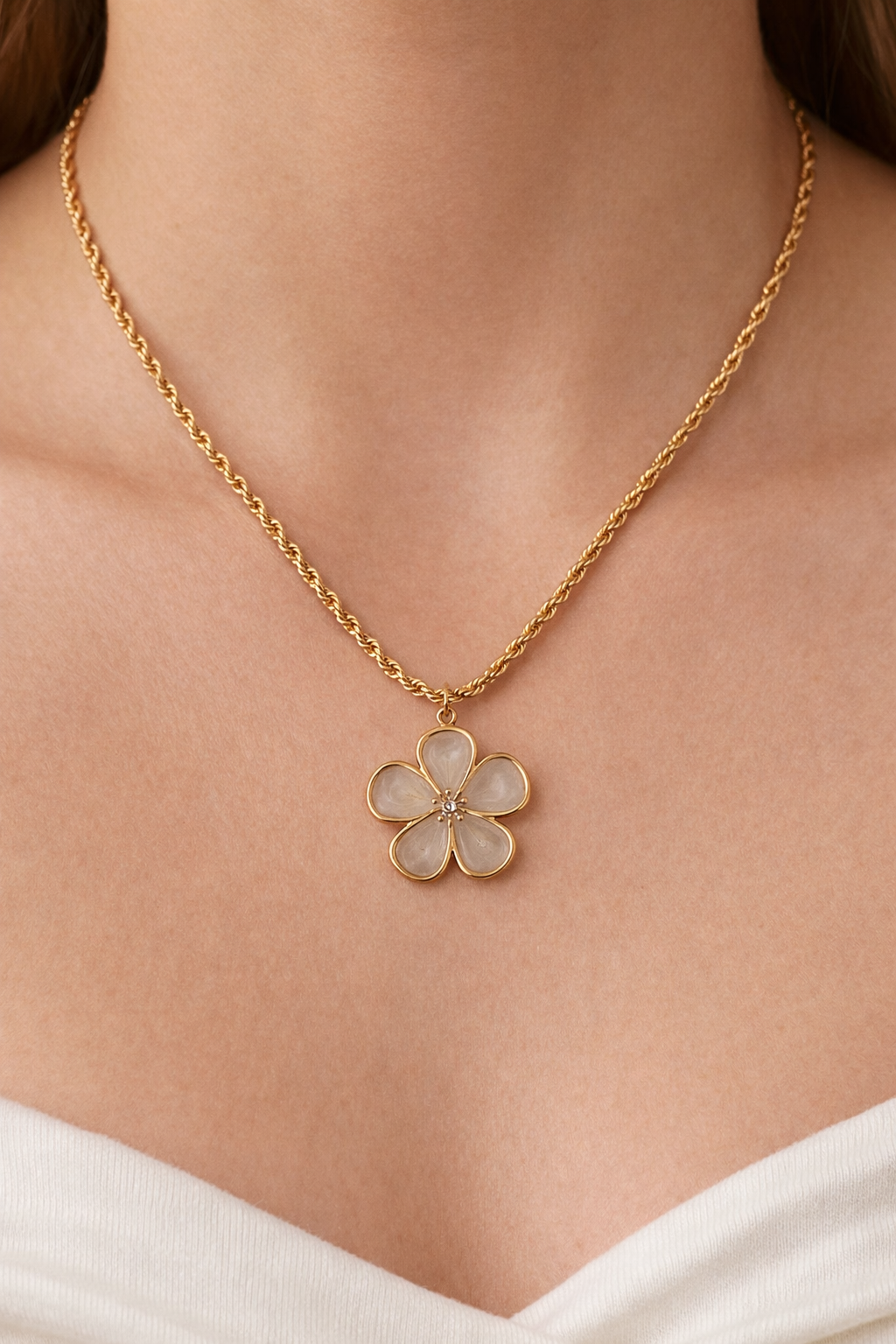 Belle necklace - cream