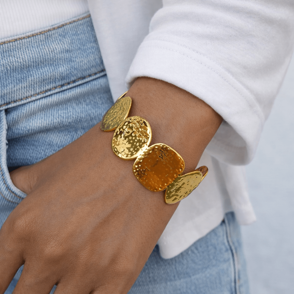 Charm Avenue Azuri cuff bracelet - 18k gold plated - Shop women's at Charm Avenue