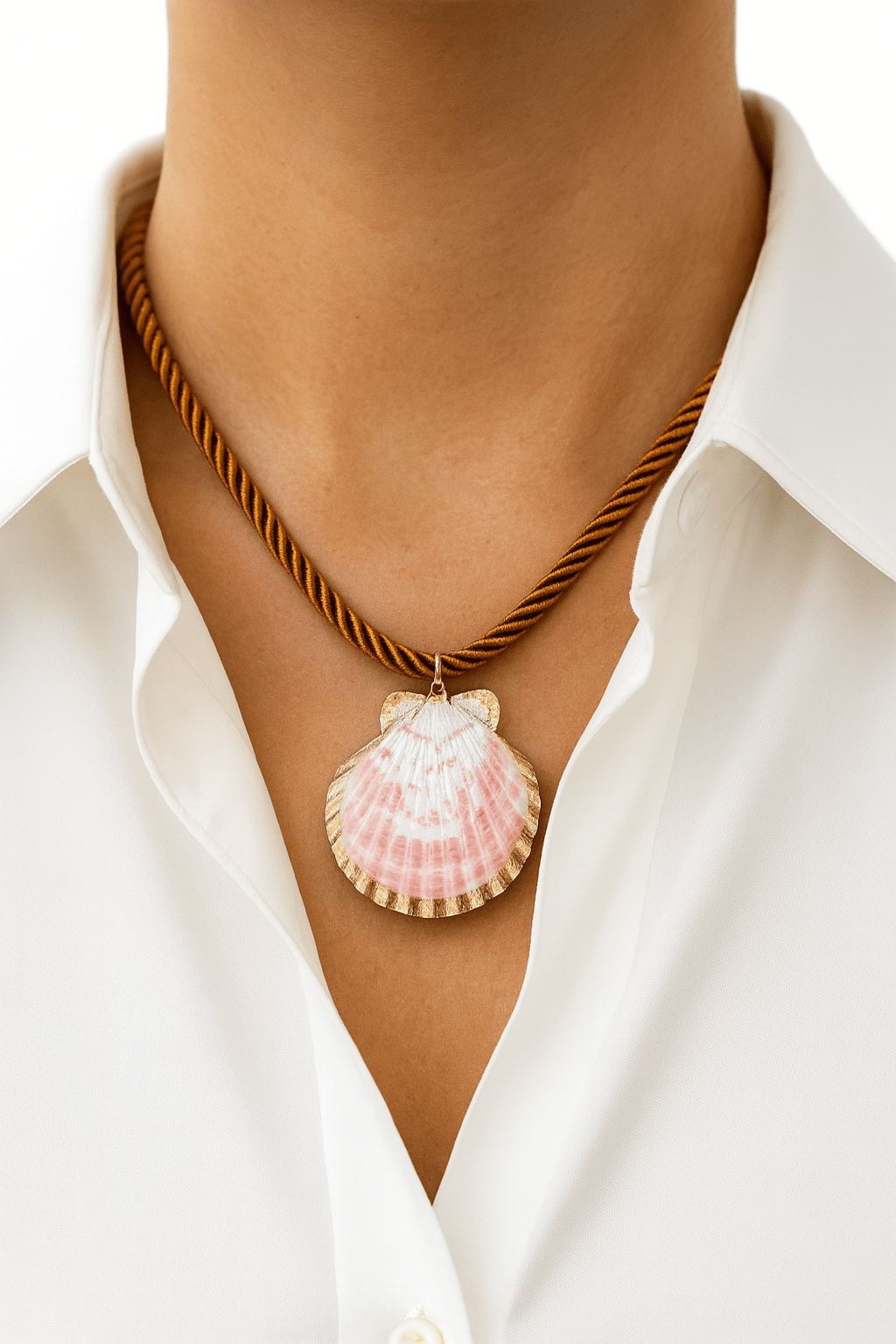 Charm Avenue Clam necklace - 18k gold plated - Shop women's at Charm Avenue