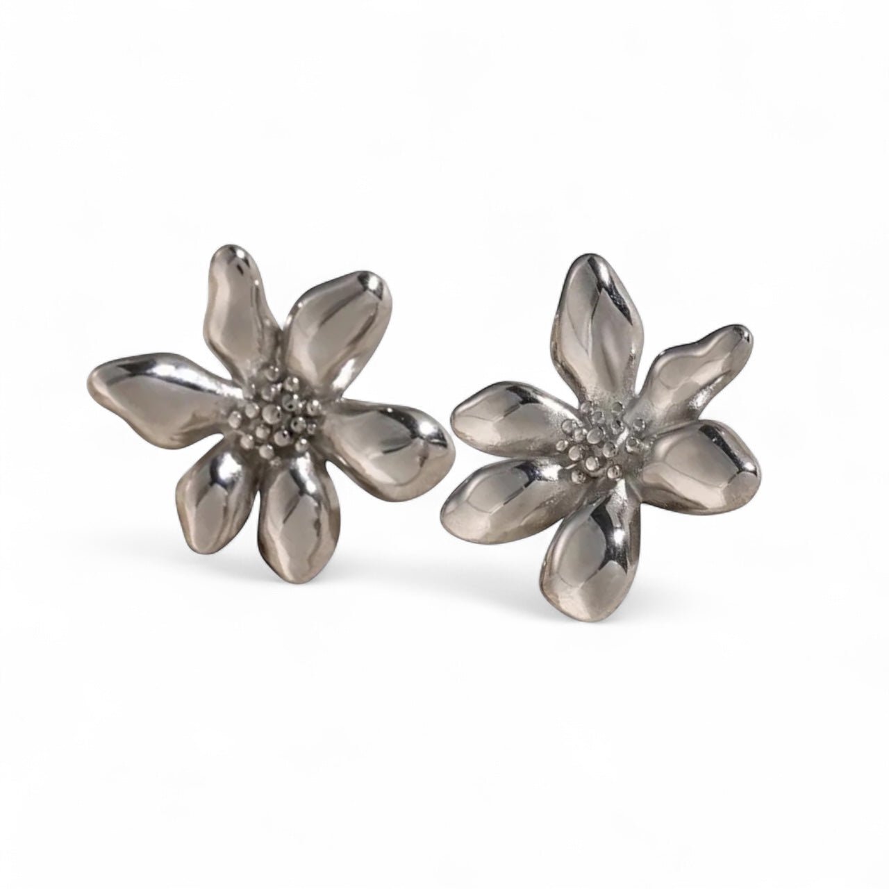 Charm Avenue Delilah earring - silver - Shop women's at Charm Avenue