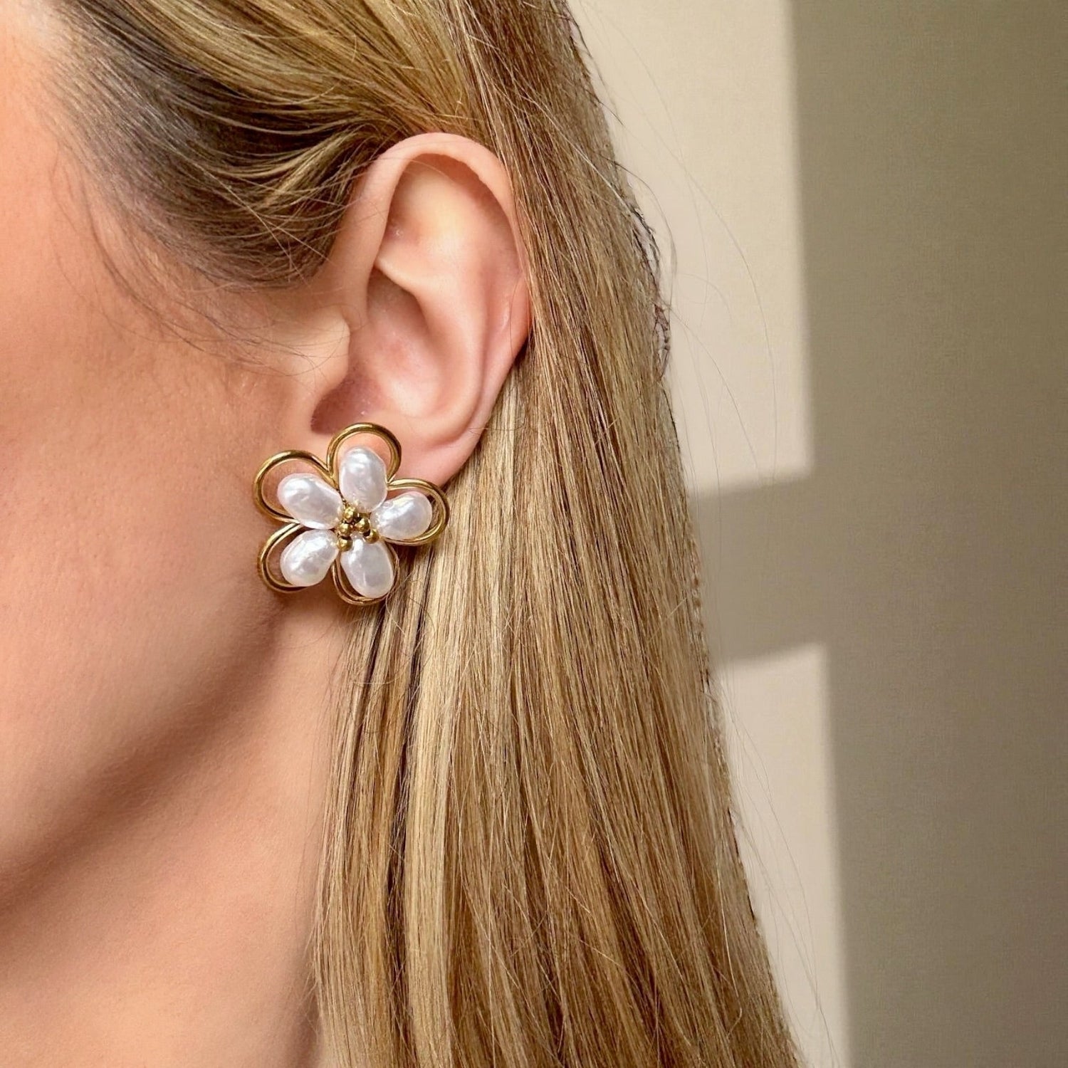 Charm Avenue Friola earrings - 18k gold plated - Shop women's at Charm Avenue