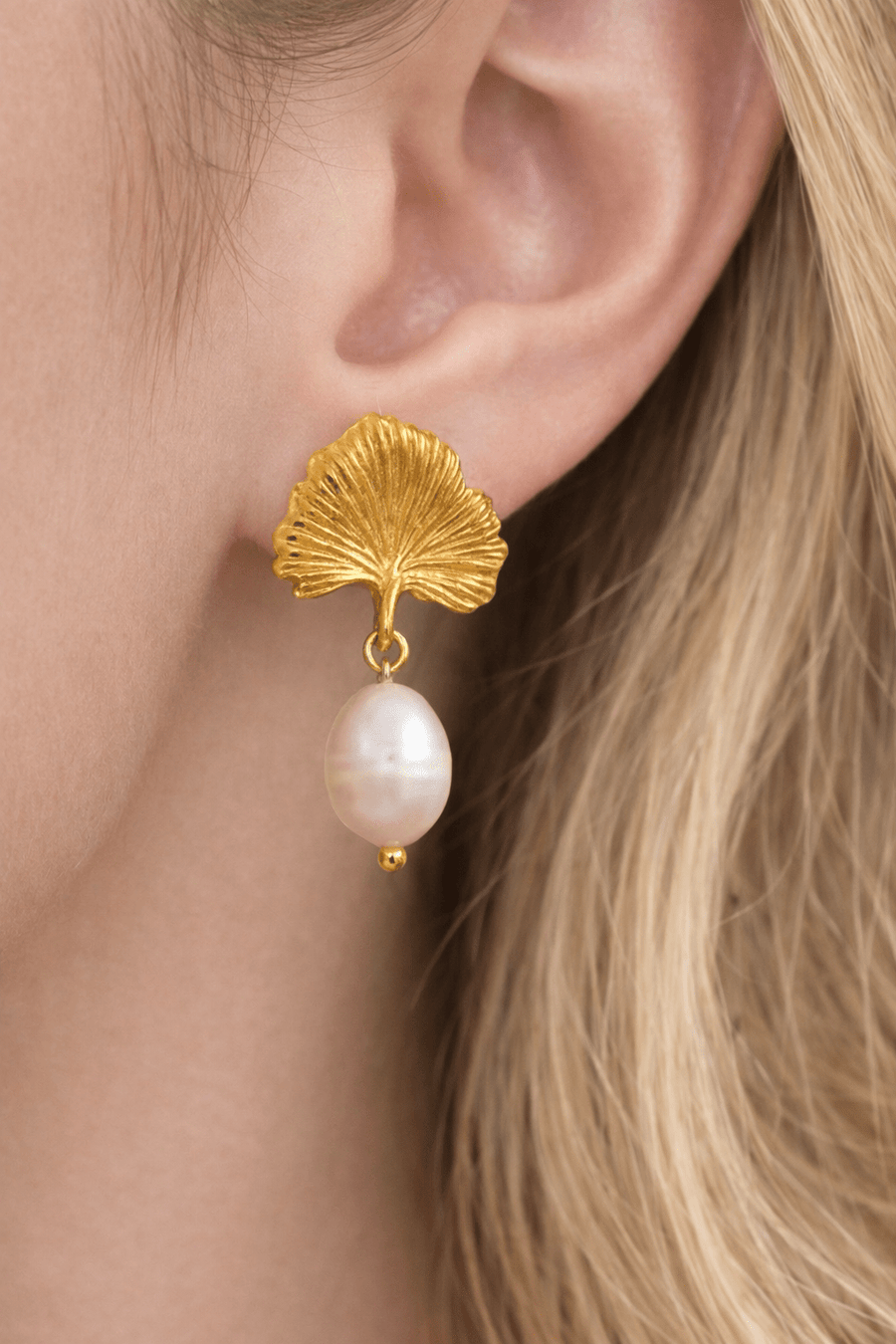 Charm Avenue Gingko pearl drop earring - 18k gold plated - Shop women's earrings at Charm Avenue
