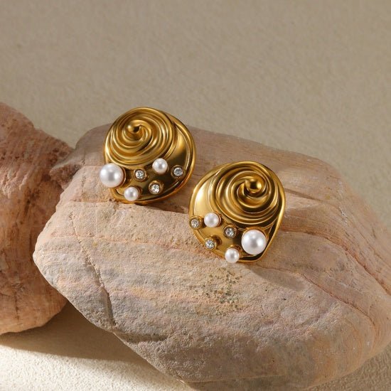 Charm Avenue Grenoble pearl stud earrings - Shop women's at Charm Avenue