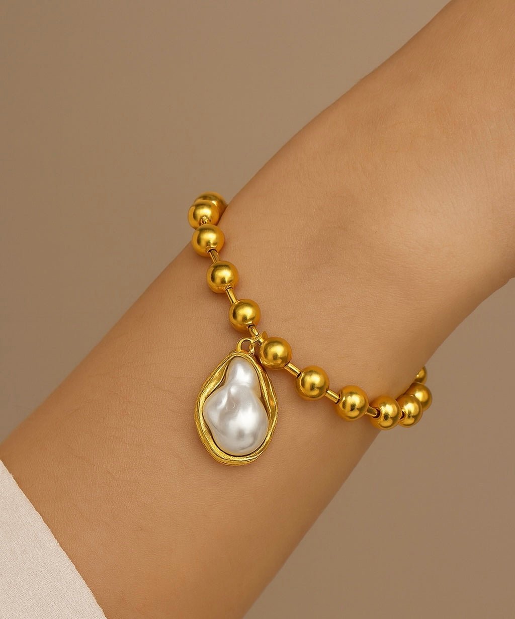 Charm Avenue Pearly bracelet - 18k gold plated - Shop women's at Charm Avenue