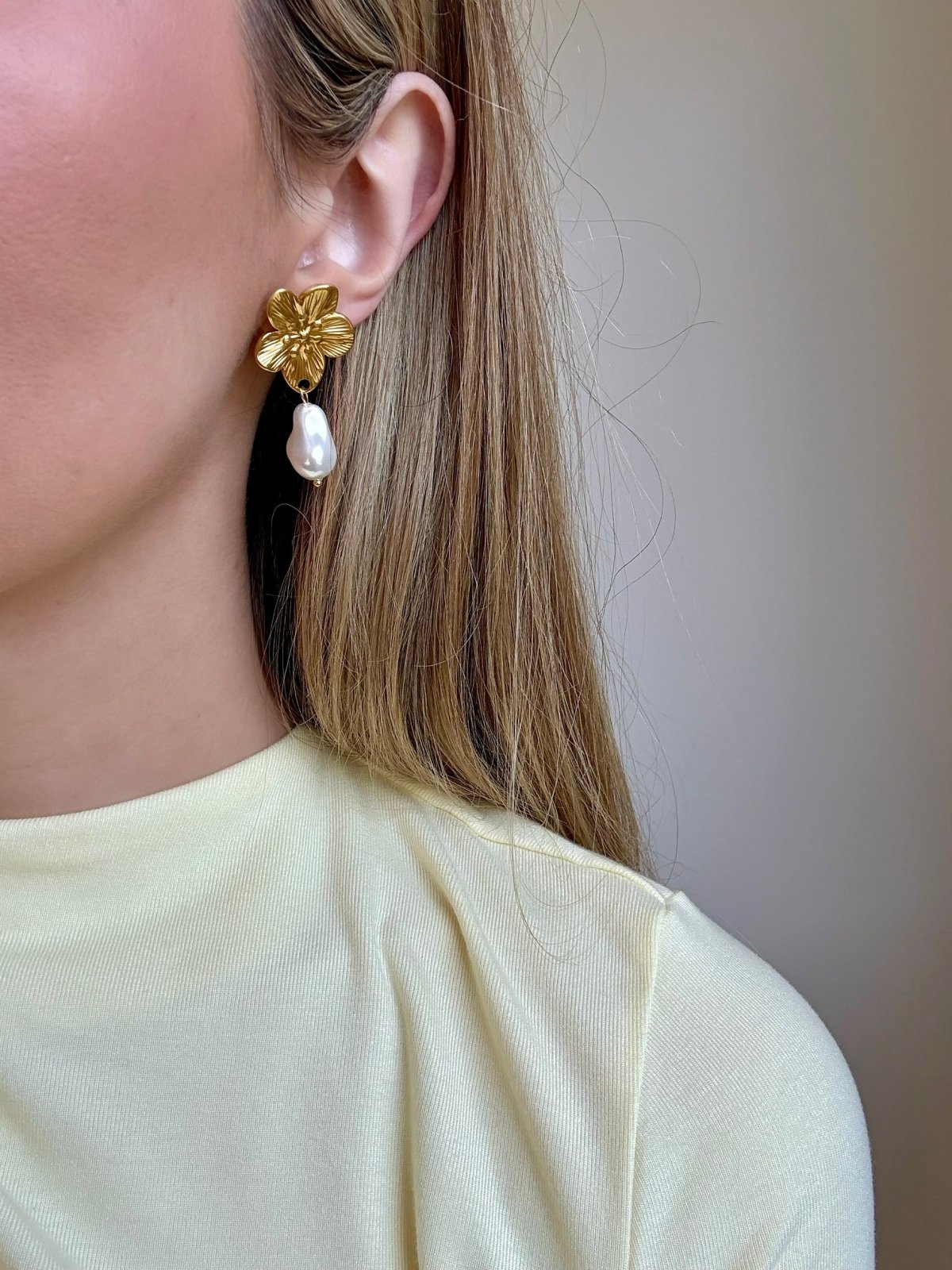 Charm Avenue Petal pearl earrings - Shop women's at Charm Avenue