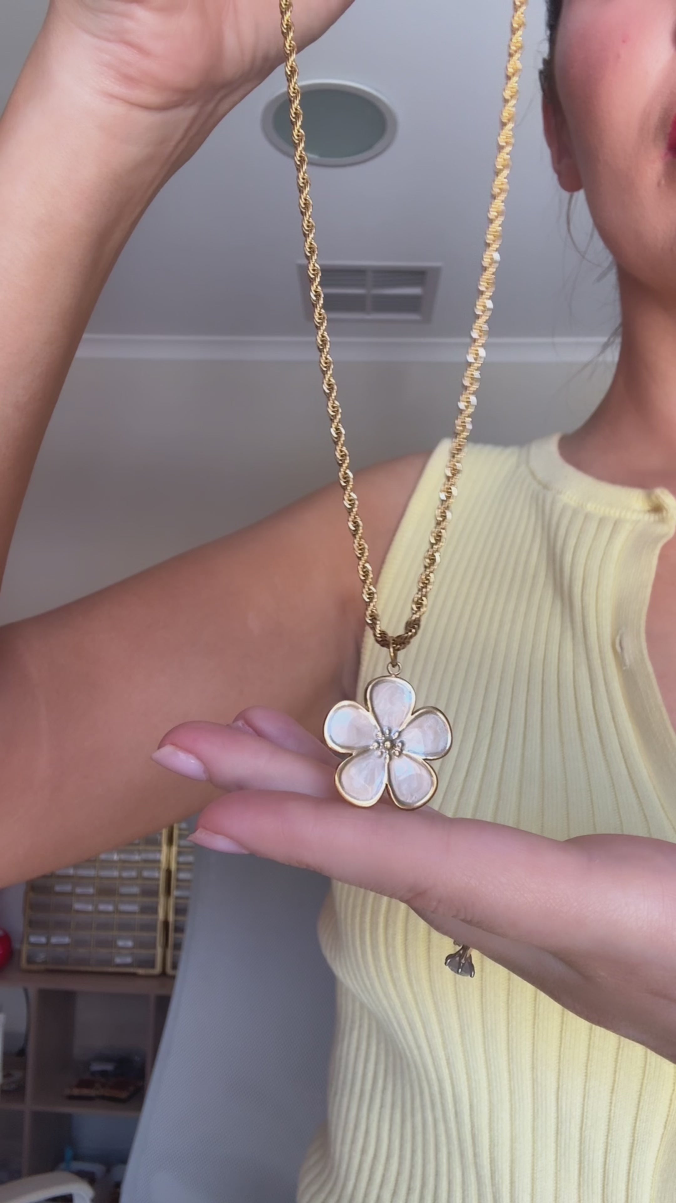 Belle necklace - cream