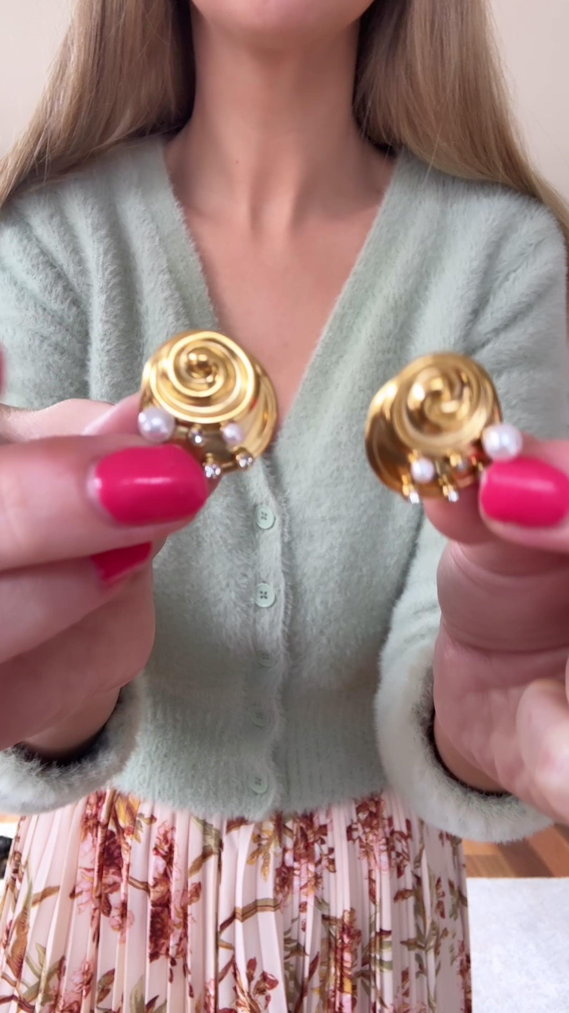 Grenoble pearl stud earrings