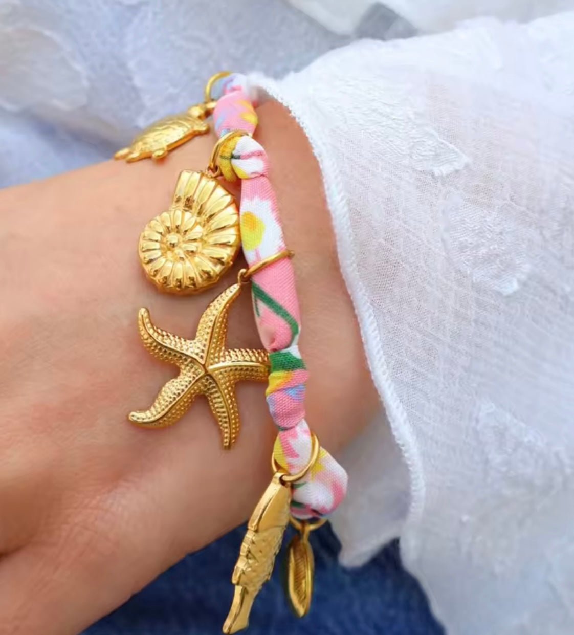 Charm Avenue Rania bracelet - fabric/gold plated - Shop women's at Charm Avenue