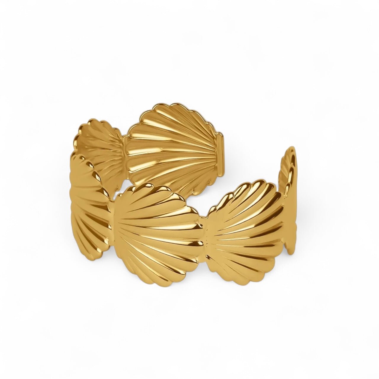 Charm Avenue Shell cuff bracelet - 18k gold plated - Shop women's at Charm Avenue
