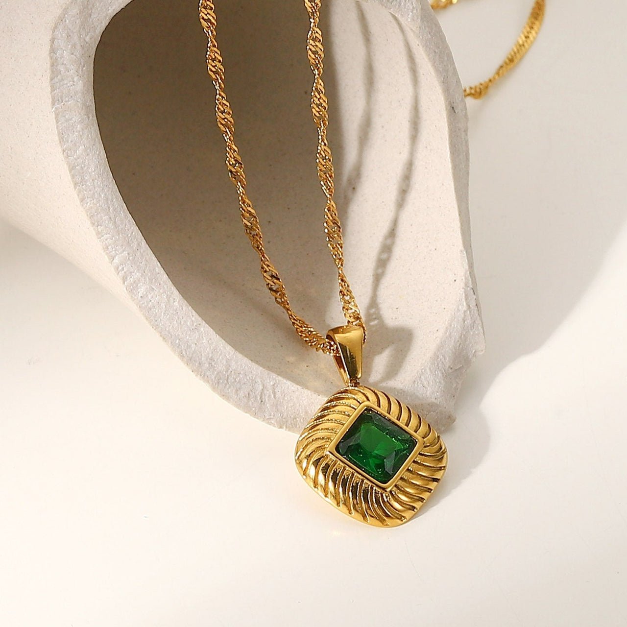 Charm Avenue Summer necklace - 18k gold plated - Shop women's at Charm Avenue