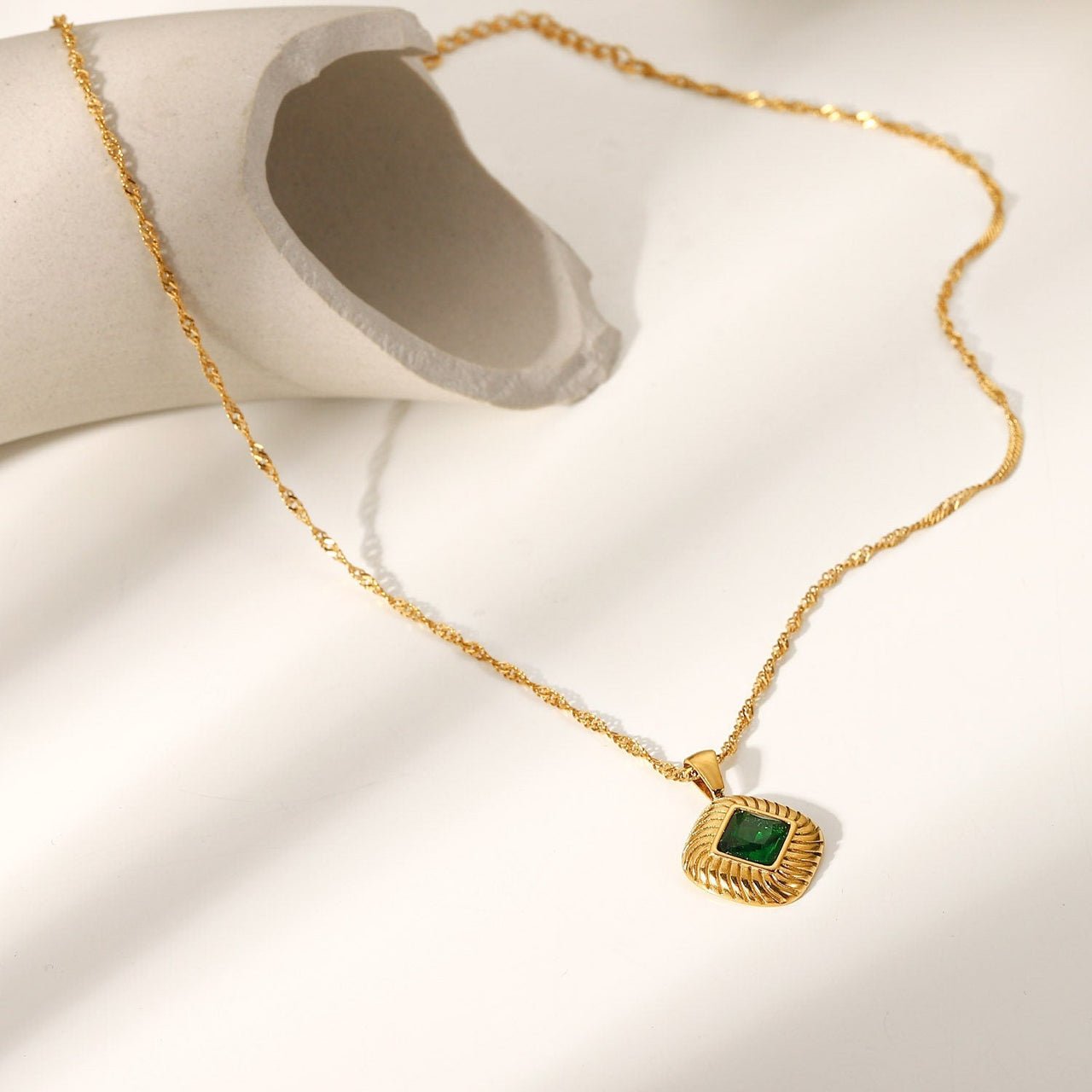 Charm Avenue Summer necklace - 18k gold plated - Shop women's at Charm Avenue