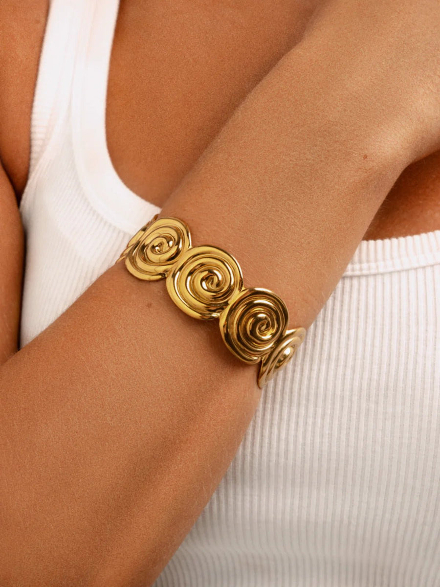 Charm Avenue Swirl cuff bracelet - 18k gold plated - Shop women's at Charm Avenue