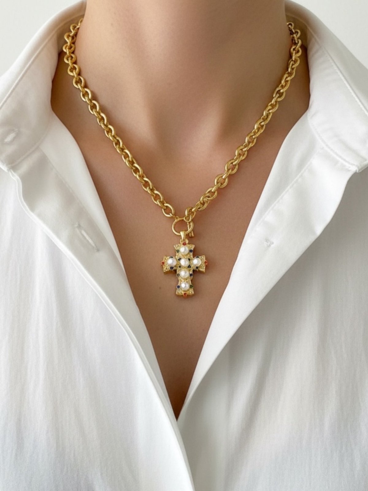 Charm Avenue Vintage cross necklace - 18k gold plated - Shop women's at Charm Avenue